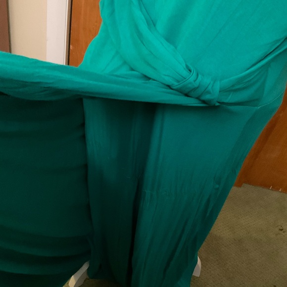 Beautiful special occasion dress! So soft, comfty, easy to care. - Picture 4 of 6